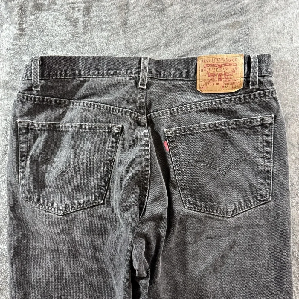 Vintage Levis 550 Mens 36x29 Black Denim Relax Tapered Jeans Red Tab Made In USA